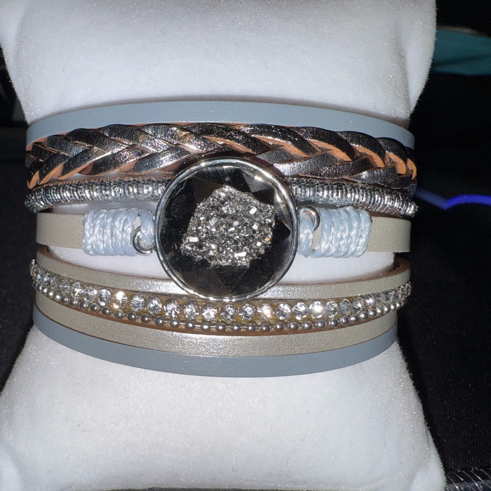 Ryze Parry Vegan Leather Wrap Bracelet - Gray with Black Onyx